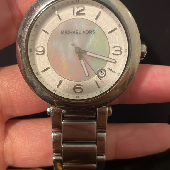 michael kors watch - Picture 5 of 5